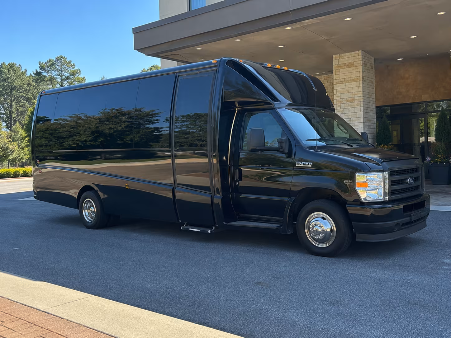 bus rentals for bands performers and music groups traveling through broward county