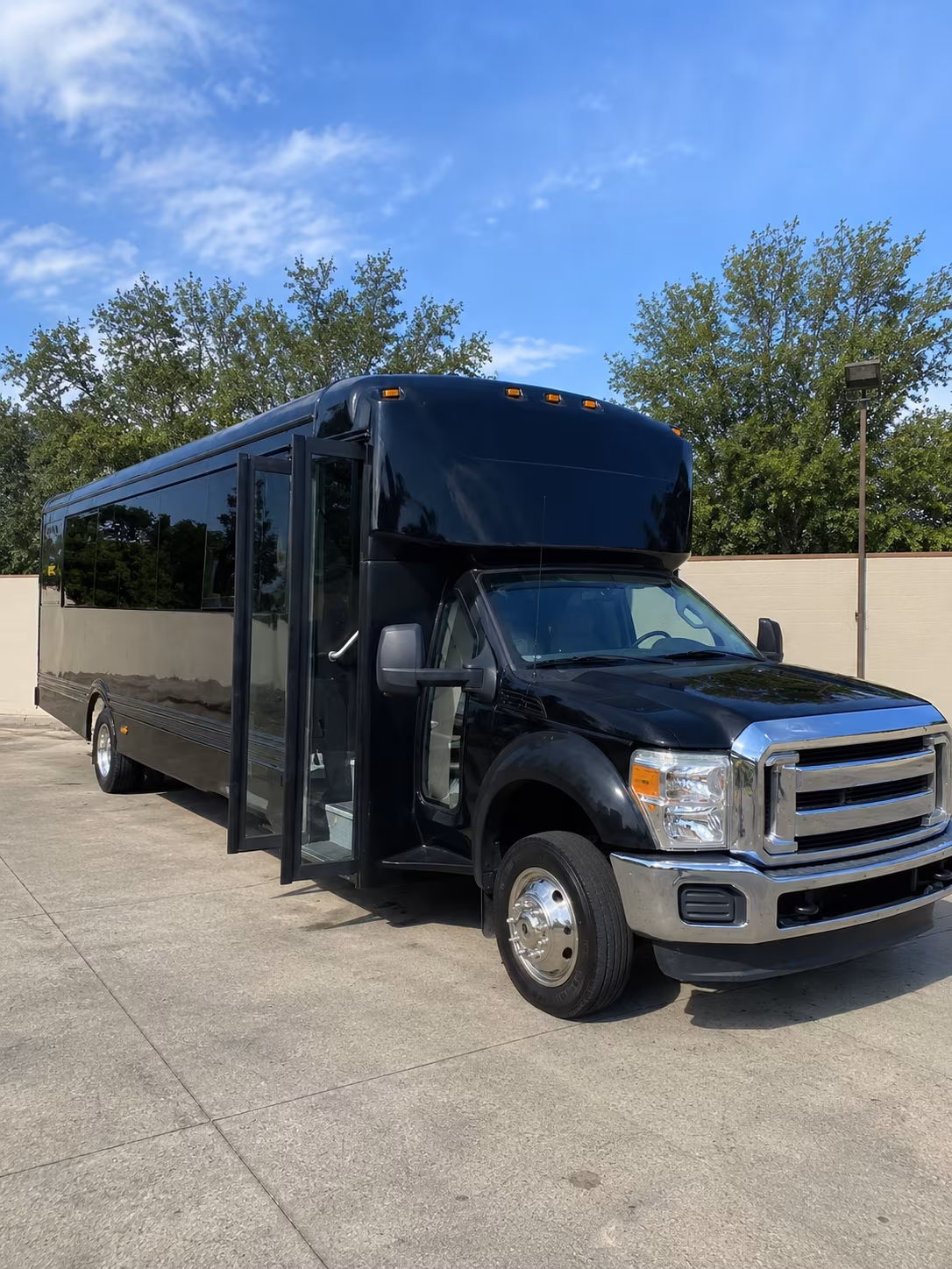 davie 20 passenger party bus